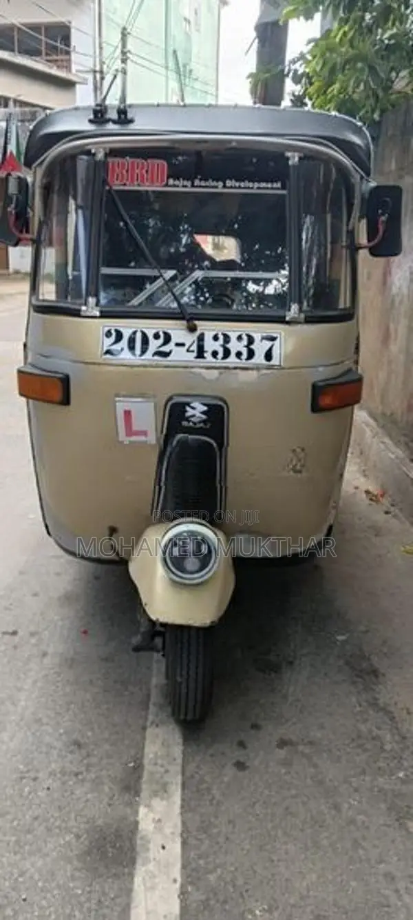 Bajaj RE 202 1995