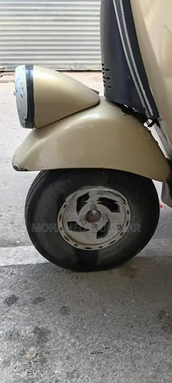 Bajaj RE 202 1995