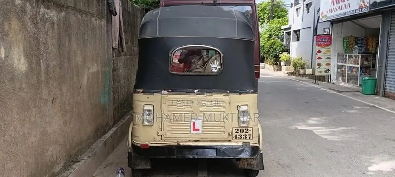 Bajaj RE 202 1995