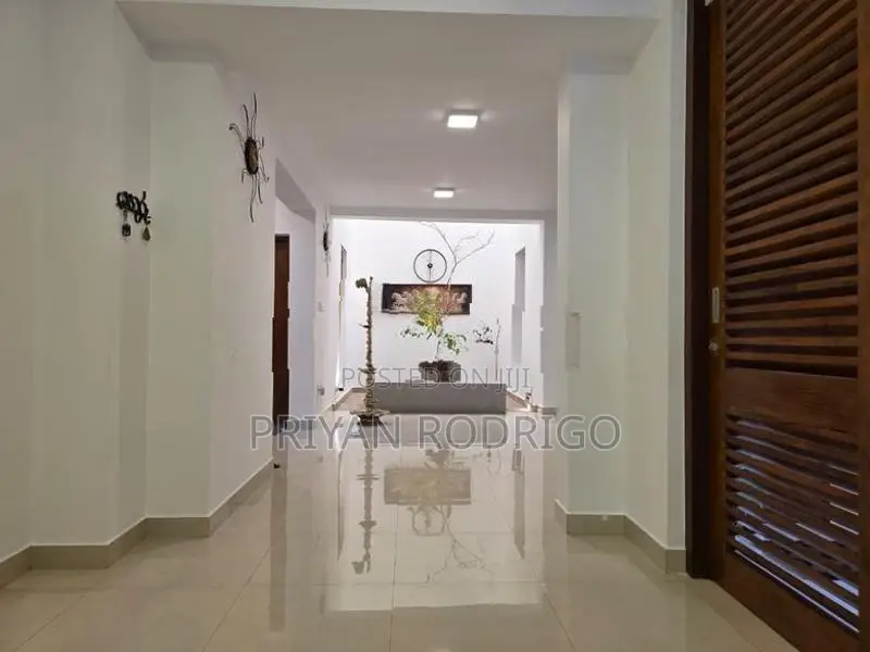 Nawala Koswatta 02 Storied House on 21.46 Perches of Land for Sale