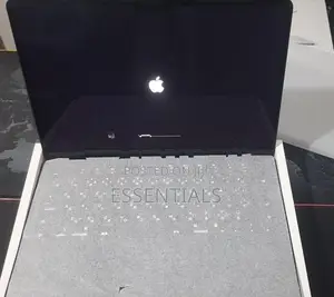 Apple Macbook Air M2 CC 102