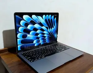 Apple MacBook Air M1 (2020)