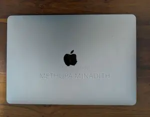 Apple MacBook Air M1 (2020)