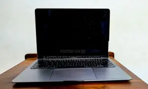 Apple MacBook Air M1 (2020)