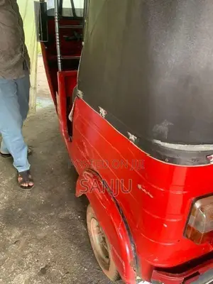 Bajaj RE 2009