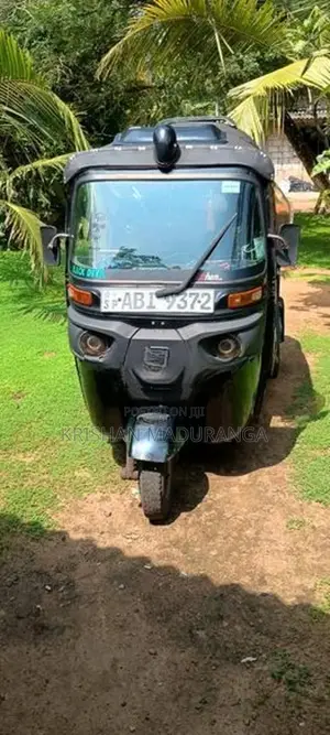 Bajaj RE 2016
