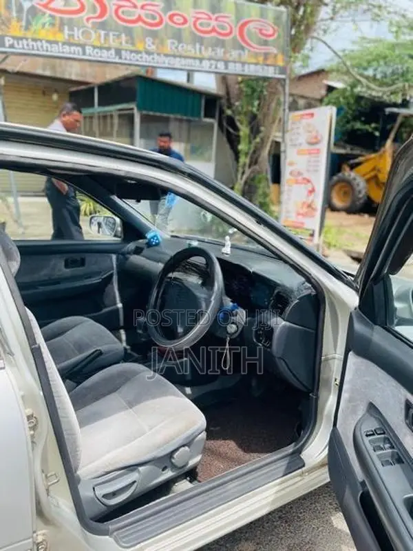Nissan Sunny 1995