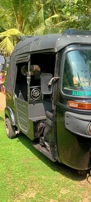 Bajaj RE 2016