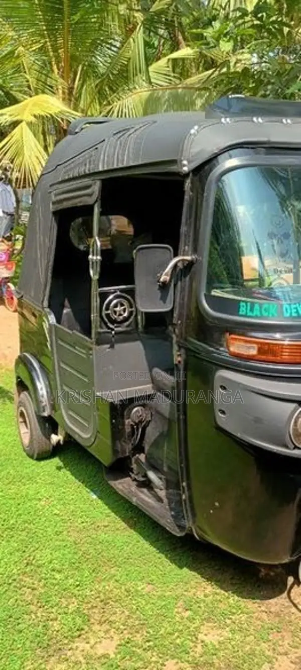 Bajaj RE 2016