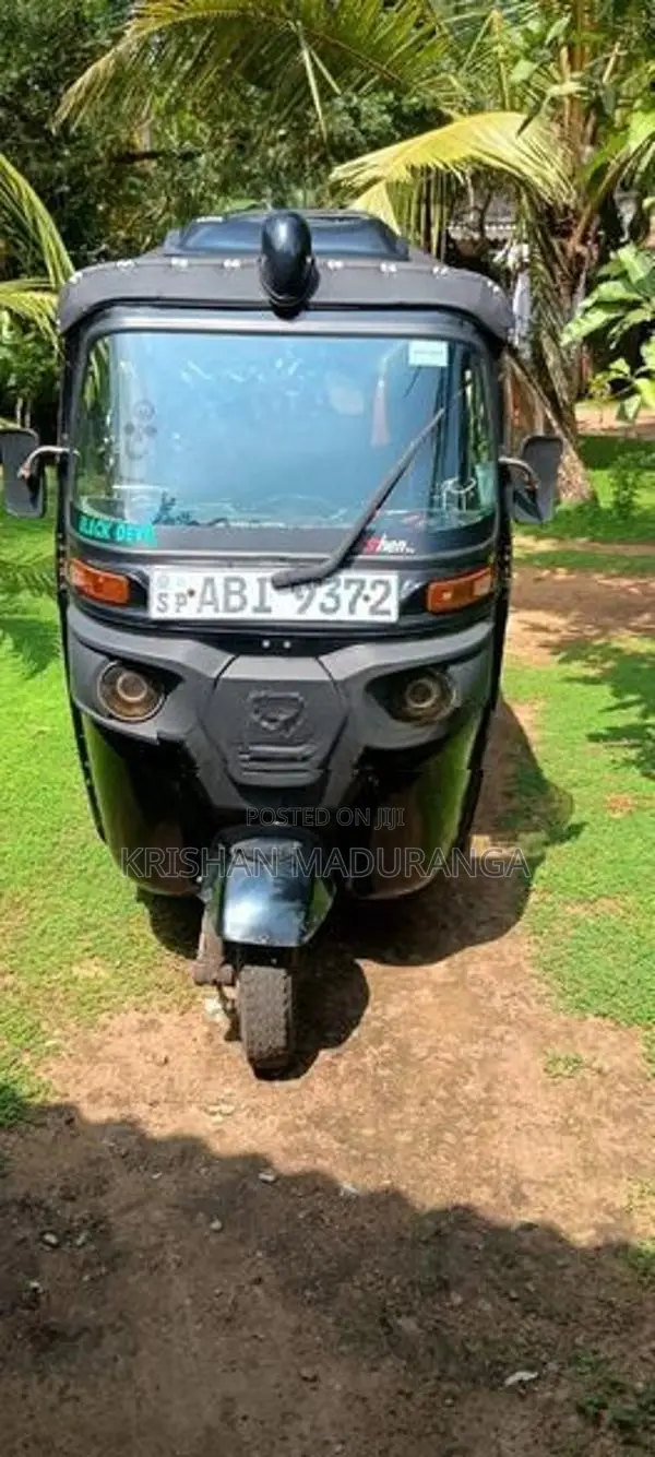 Bajaj RE 2016