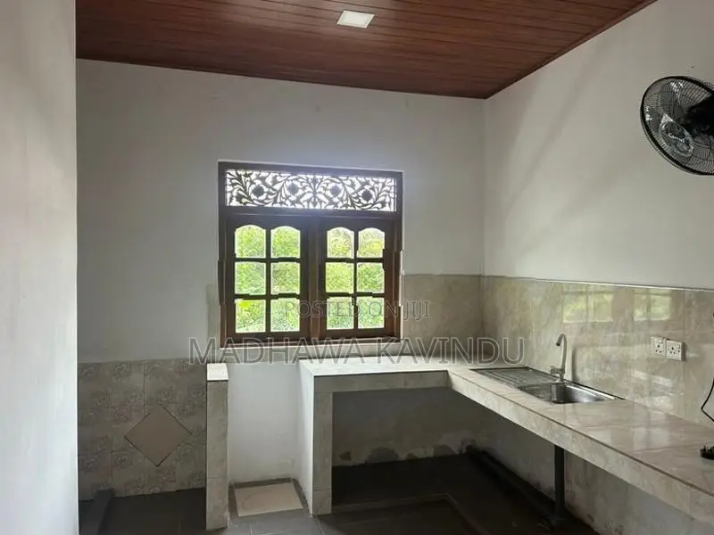 Upstairs House for Rent – Makola