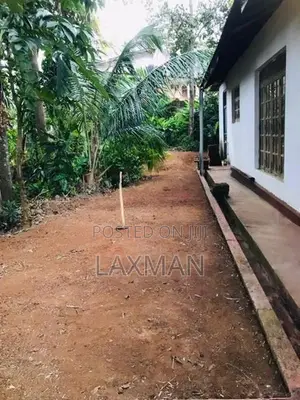 Land with House for sale in Udaperadeniya