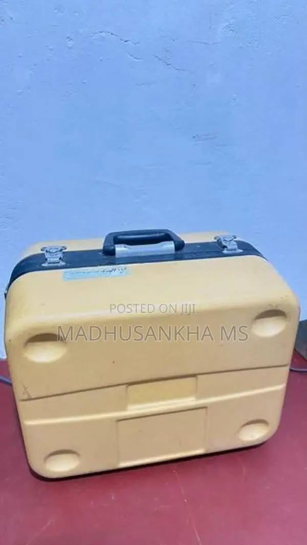 Topcon ES105 Total Station