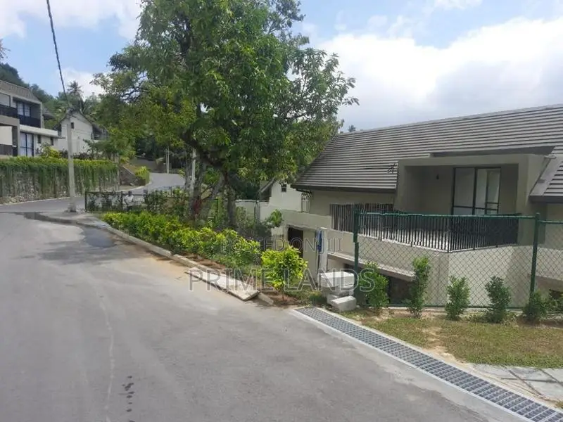 Luxury Villa for Sale in Digana