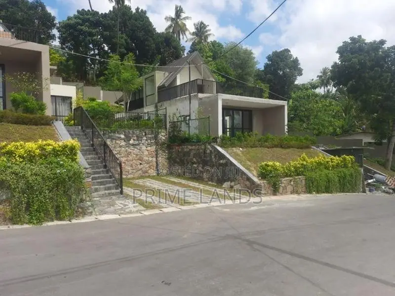 Luxury Villa for Sale in Digana