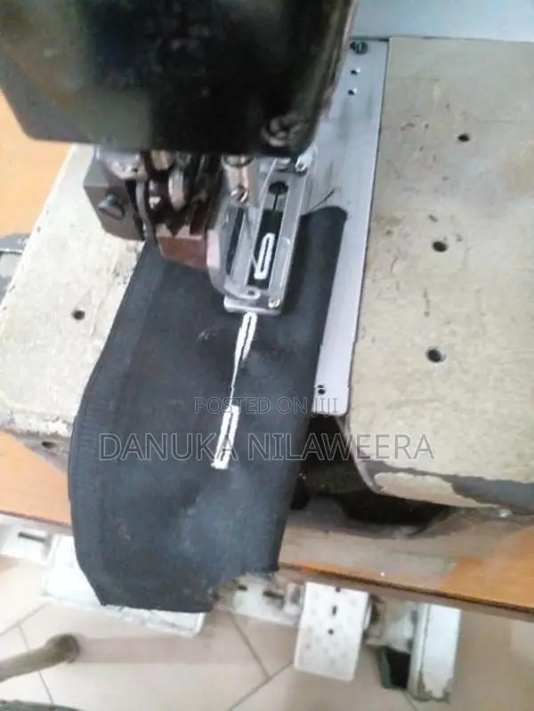 Buttonhole Machine
