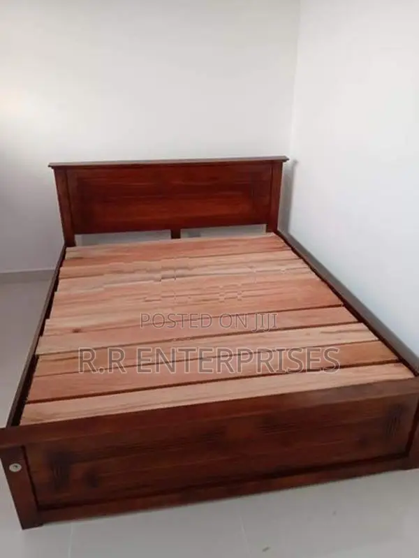 New 6*5 Ft Teak Queen Box Bed .