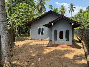 24 Perch Land with House for Sale in Bandaragama