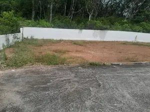 Land Close to Athurugiriya