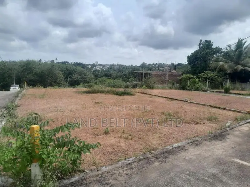 Land Close to Athurugiriya