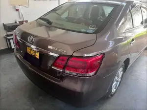 Toyota Premio G Superior 2018