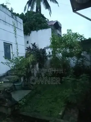 පලමු මහලේ annex එකක් .(සුඛෝපභෝගී )luxury