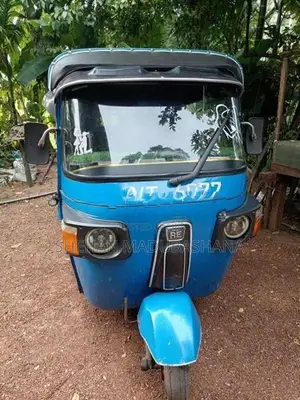 Bajaj RE 2011