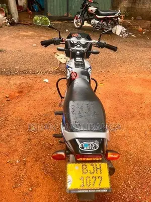 Bajaj CT100 2024