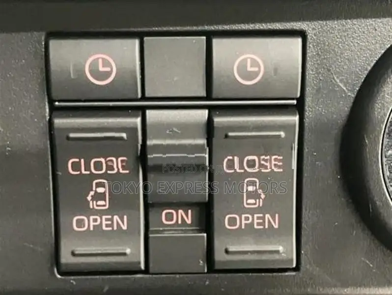 Toyota Roomy GT TURBO 2025