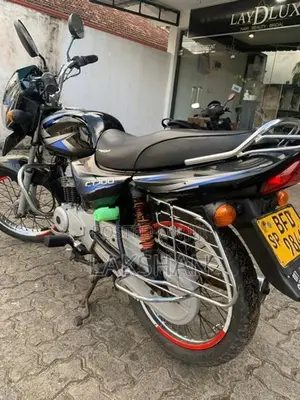 Bajaj CT100 2021