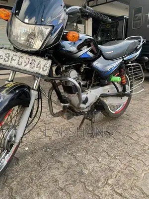 Bajaj CT100 2021