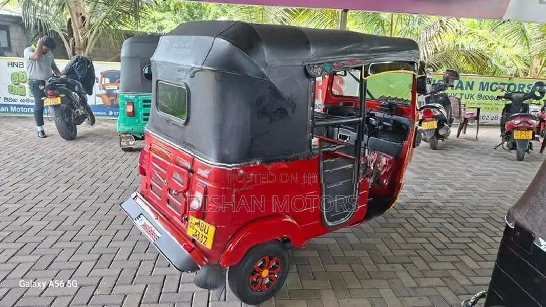 Bajaj RE 4 Stroke 2019