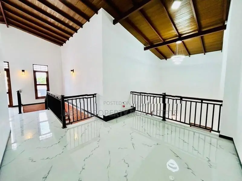 HAS218 - Valuable Luxury Two Storey House for Sale in Piliyandala