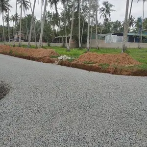 කුරුණෑගල ටවුමට විනාඩි 5 දුරින් පැල්ලන්දෙණිය හන්දියෙන් ඉඩමක්