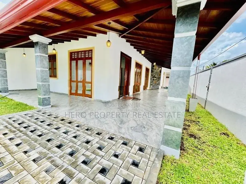 HAS218 - Valuable Luxury Two Storey House for Sale in Piliyandala