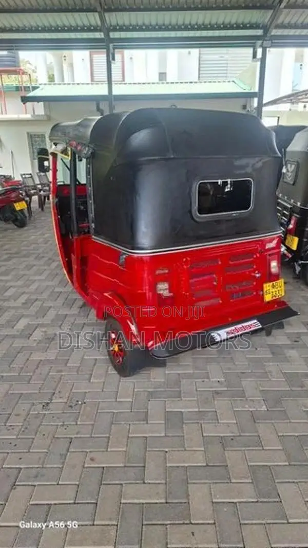 Bajaj RE 4 Stroke 2019
