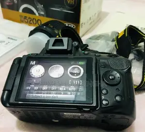 Nikon D5200 DSLR Camera