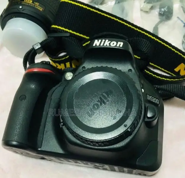 Nikon D5200 DSLR Camera