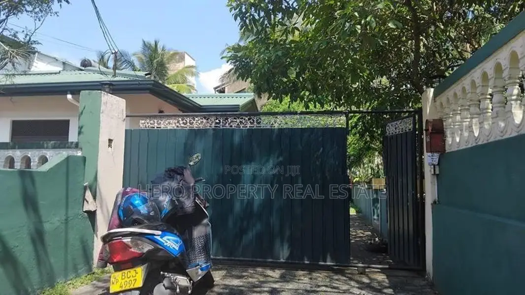 HJS103 - Valuable Two Storey House for Sale in Kadawatha