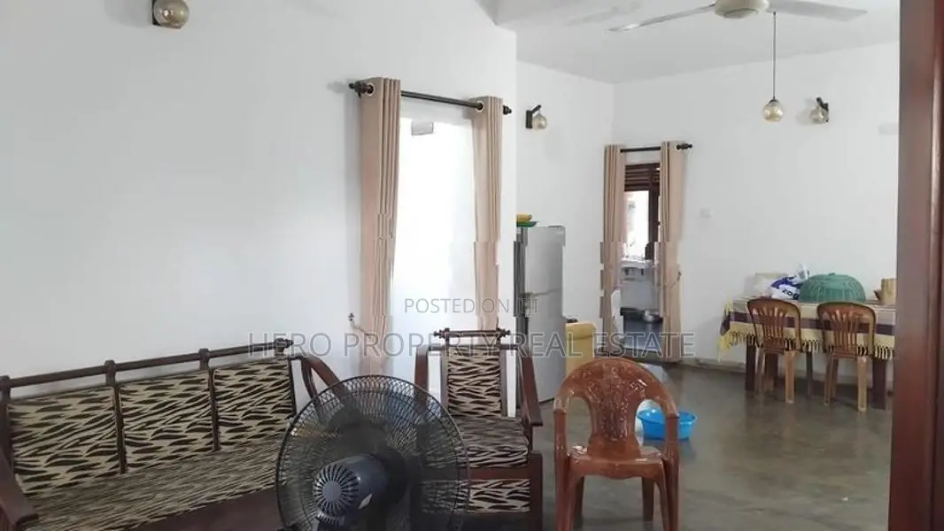 HJS161 Valuable Modern House for Sale in Kadawatha