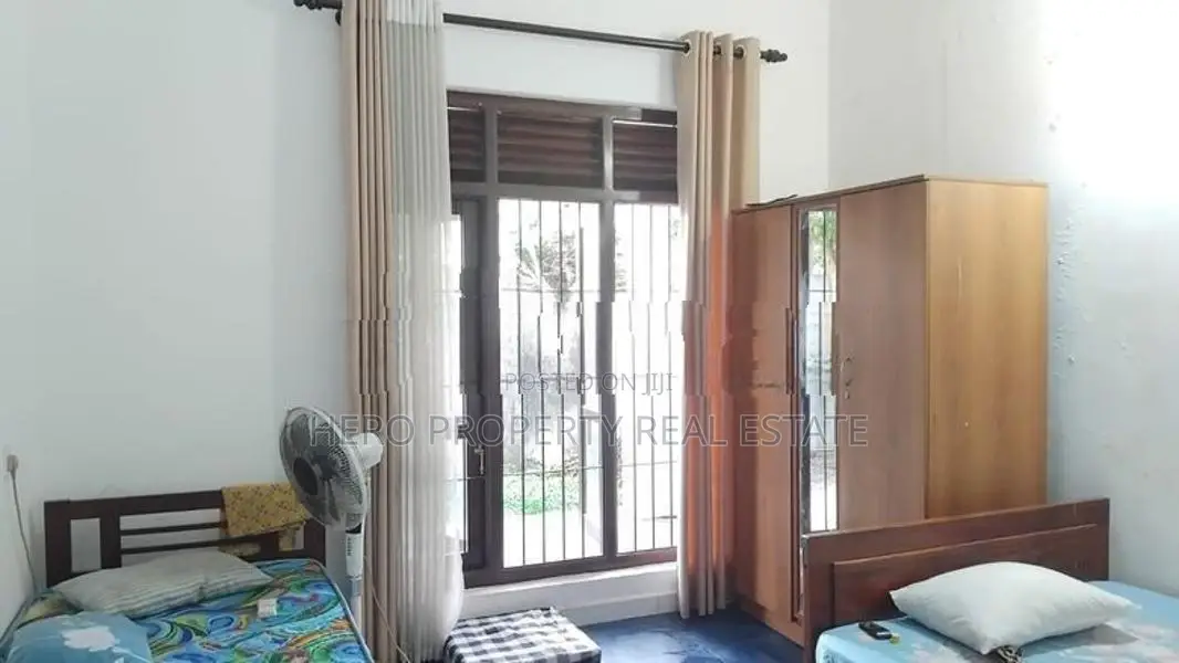 HJS161 Valuable Modern House for Sale in Kadawatha
