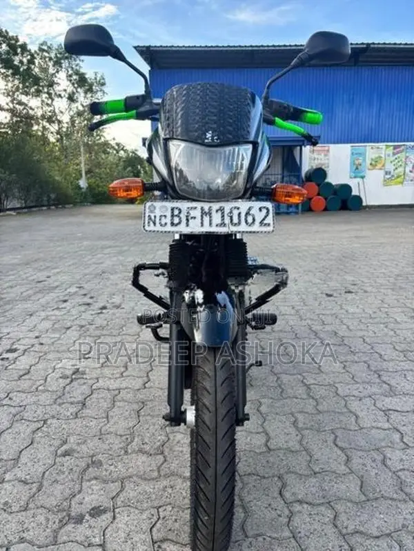 Bajaj Platina 100 ES 2017
