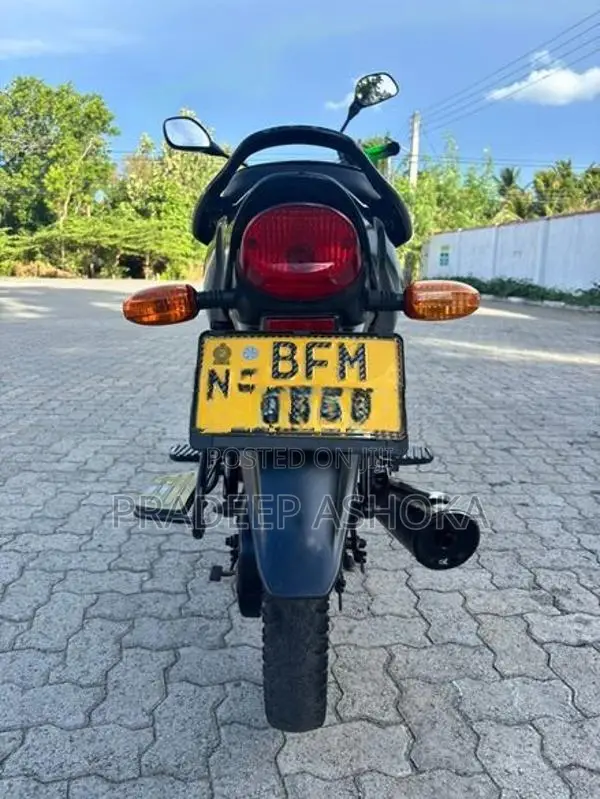 Bajaj Platina 100 ES 2017