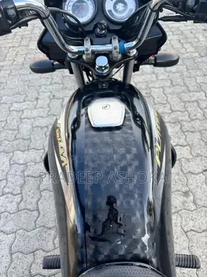 Bajaj Platina 100 ES 2017