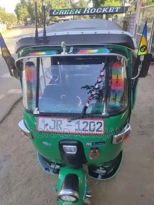 Bajaj RE 2005