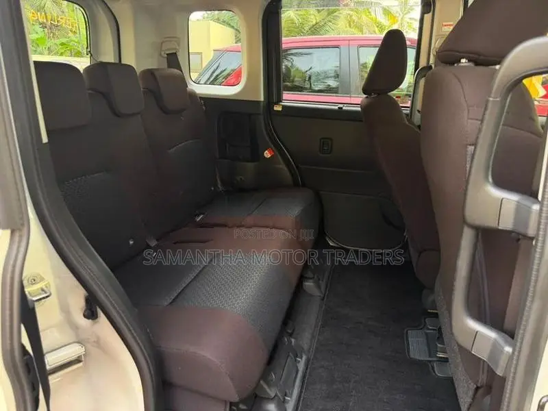 Toyota Roomy G grade 2024