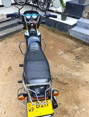 Bajaj CT100 2019