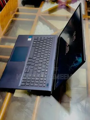 ASUS ExpertBook