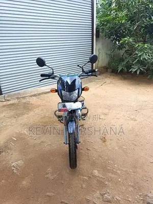 Bajaj CT100 2019