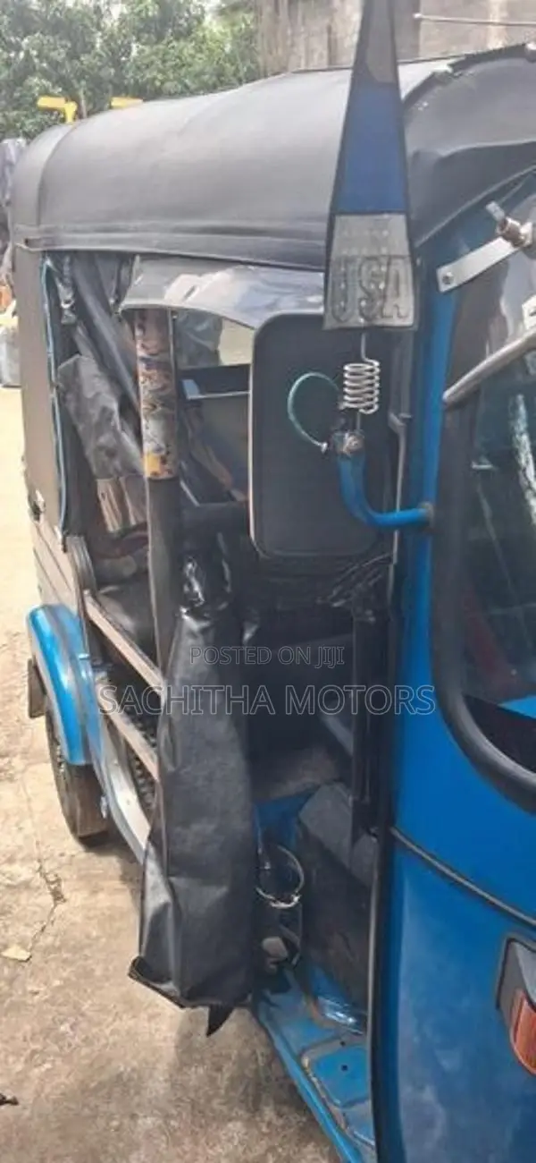 Bajaj RE 2 stroke 2005
